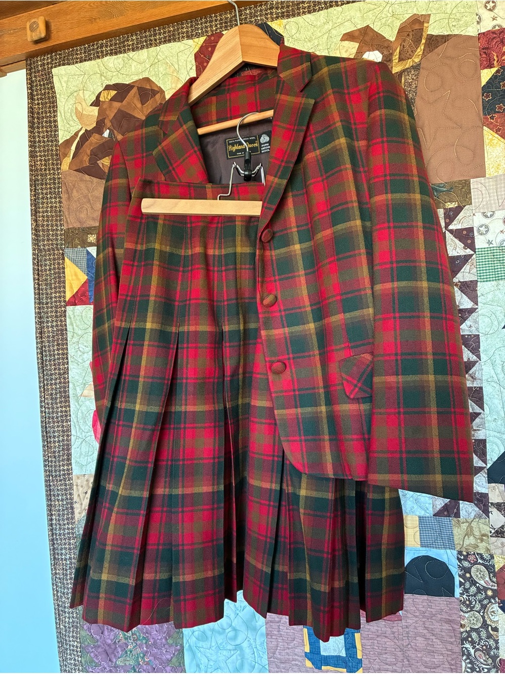 Canadian Mapleleaf vintage Highland queen Mapleleaf tartan suit 100% virgin wool